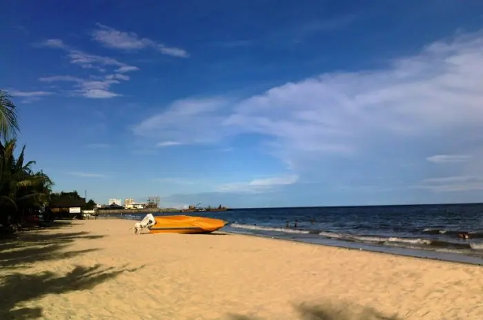 Kemala Beach in Balikpapan A Favorite Vacation Spot to Relax with a Tranquil Tropical Atmosphere